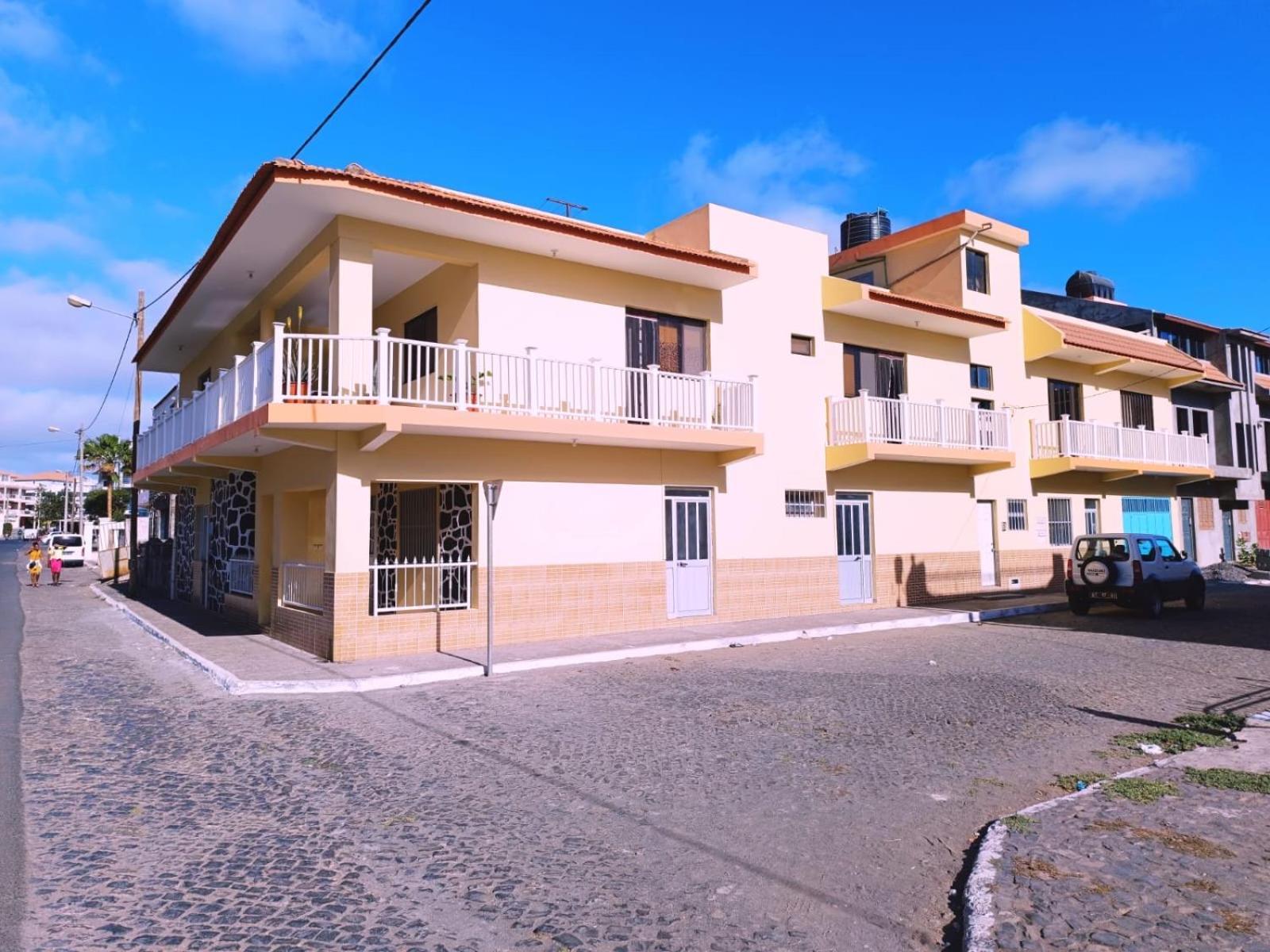 Pensao Dona Fica Appartement Tarrafal  Buitenkant foto